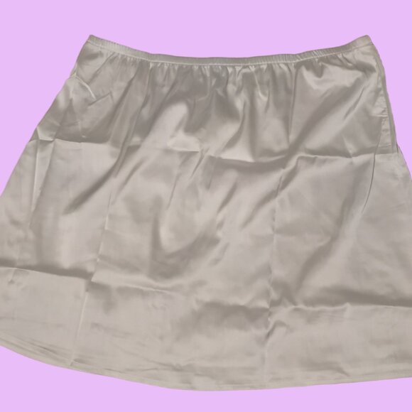 Mini Satin Half Slip - Picture 3 of 5